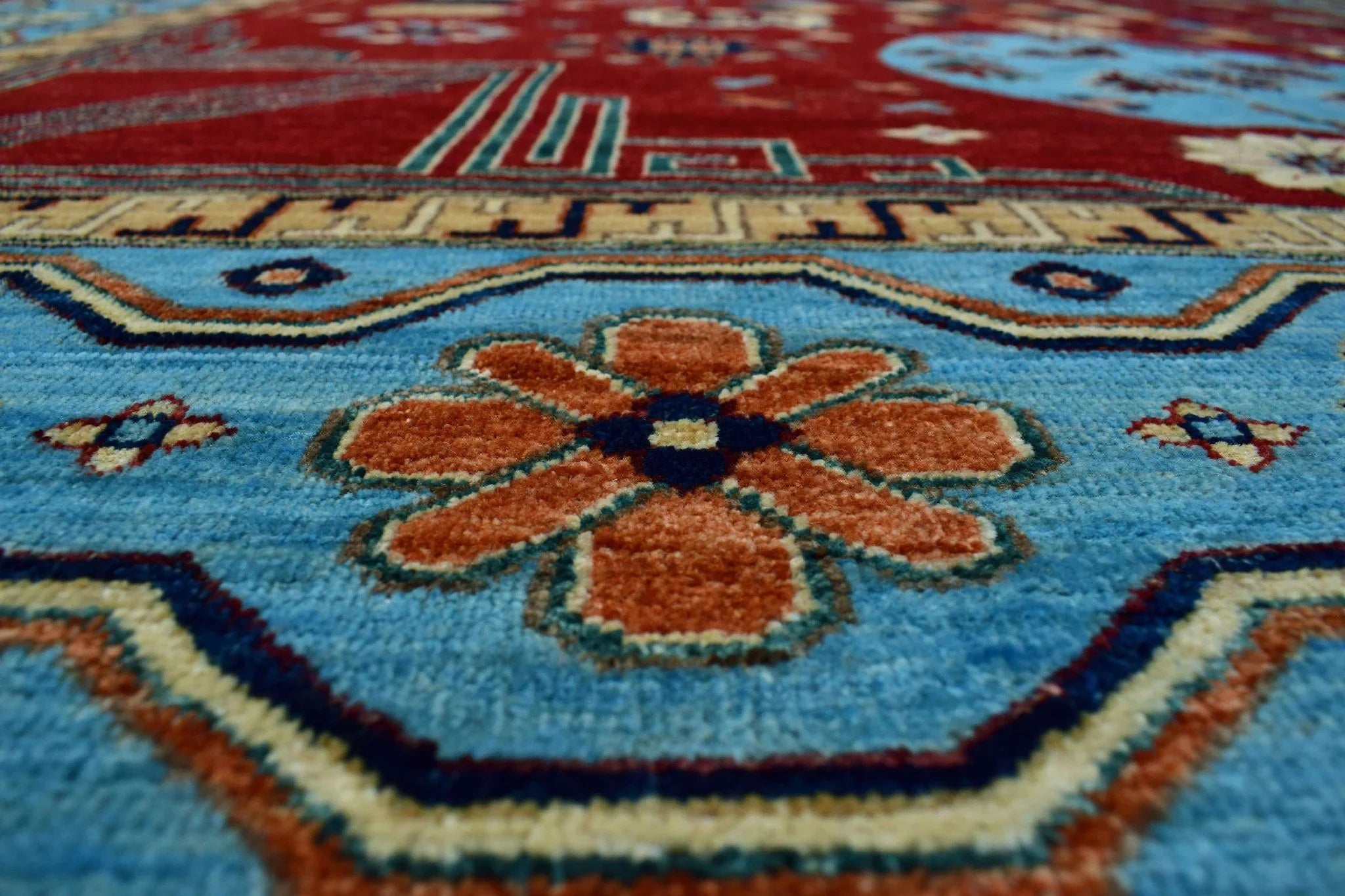 Aria Blue 9'11" Rug, 13'8" Roselyn x Red/Lt.