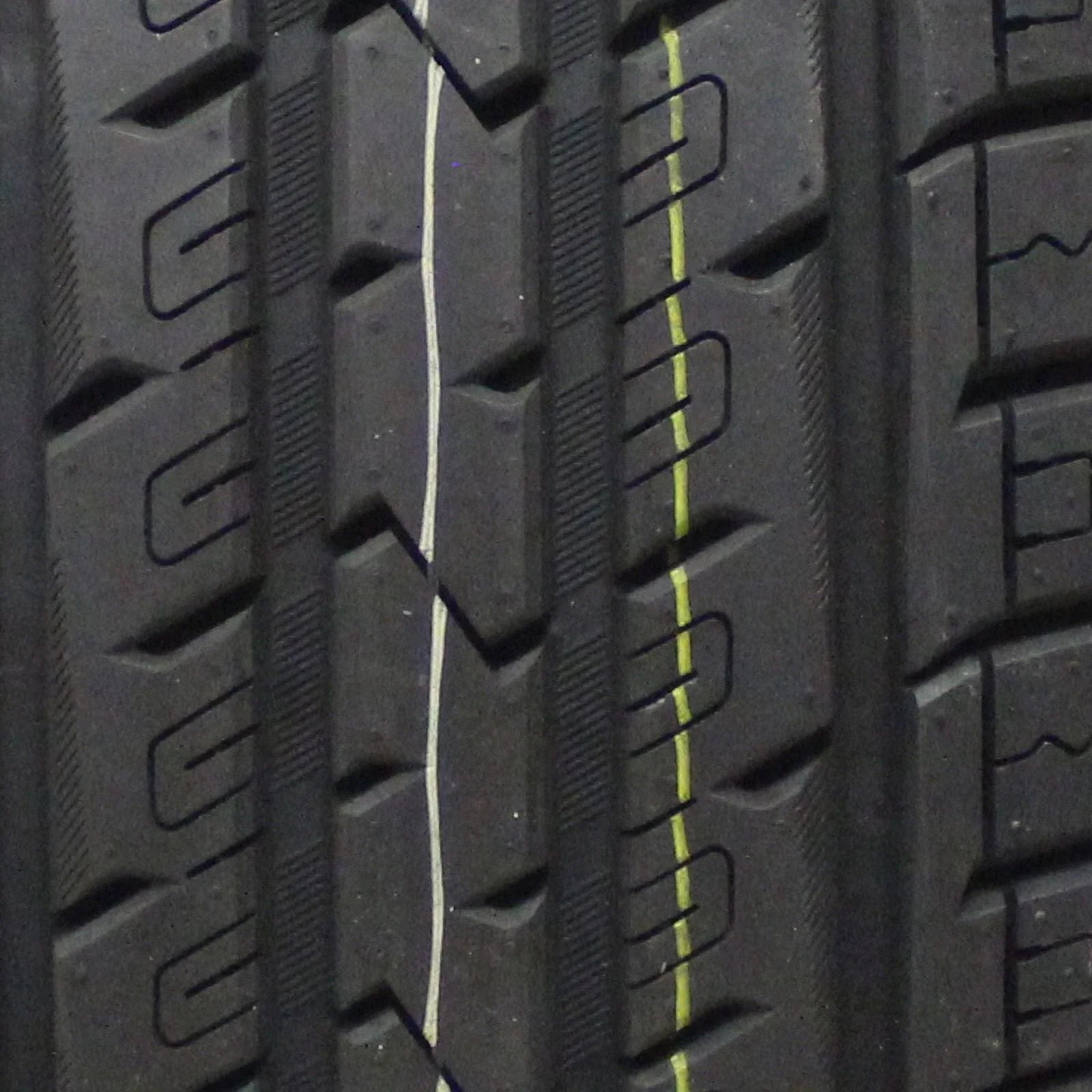 '- 110H Atturo 265/60R18 All-Season AZ610 Tire