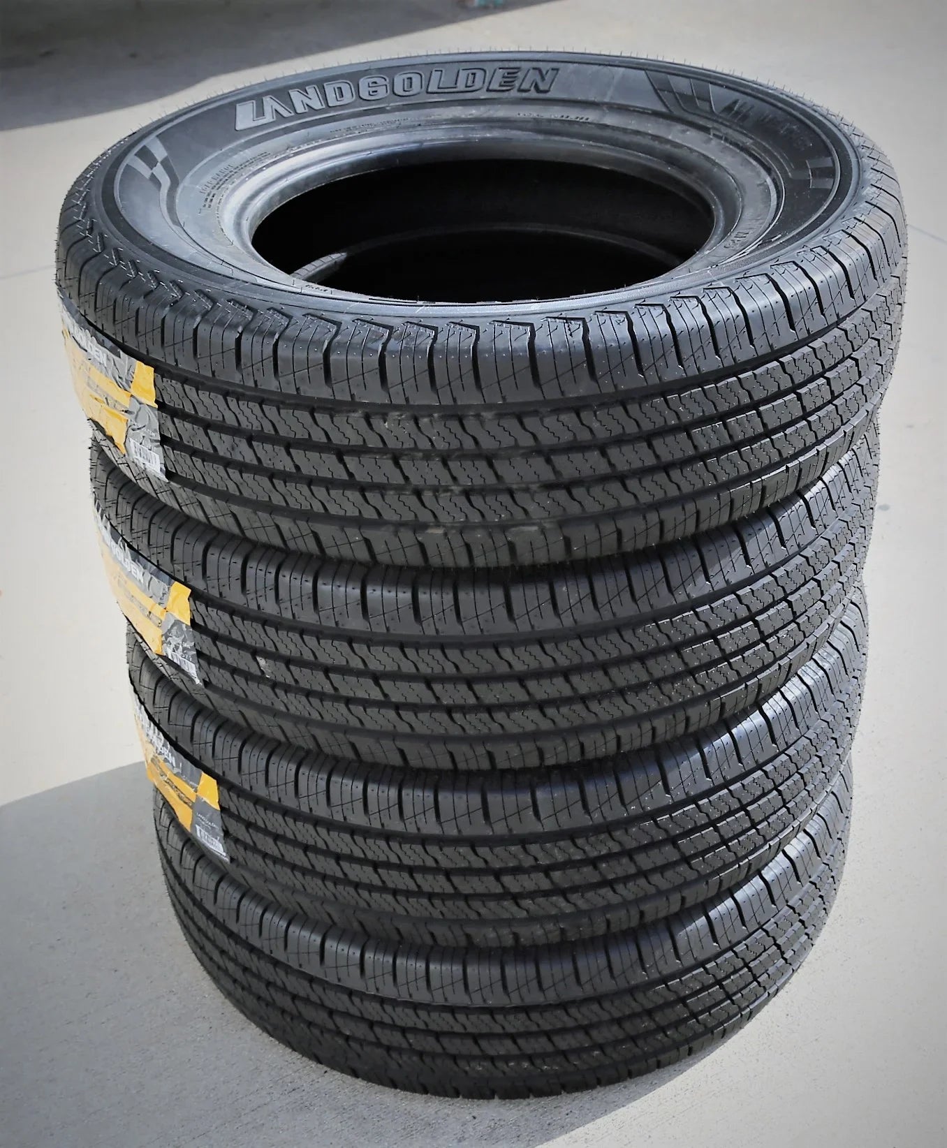 All Landgolden Season LGT67 275/60R20 114T Tire H/T H/T