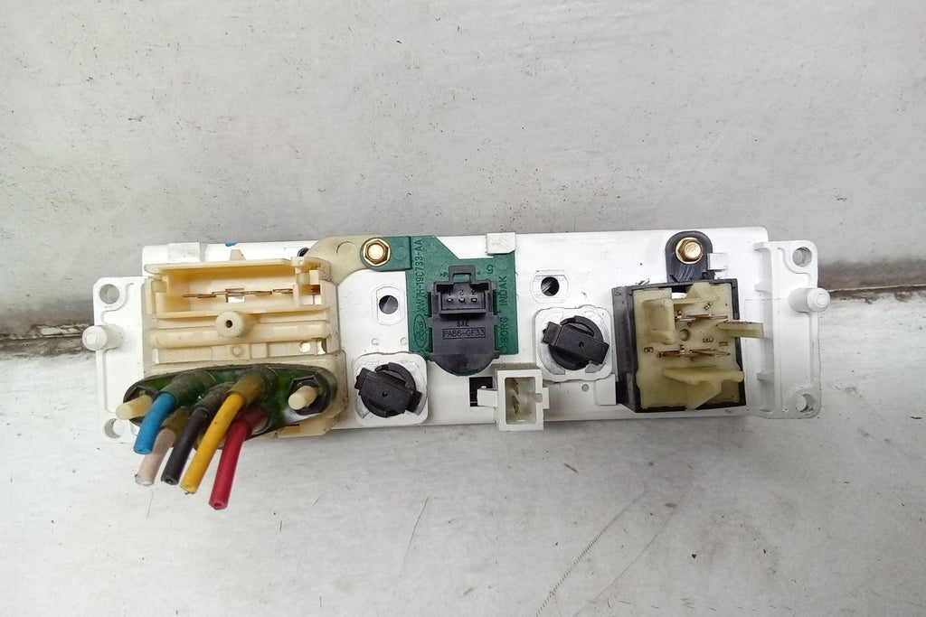 Crown Ford Pre-Owned (Good) Climate Victoria 2005 05 OEM Control Heater