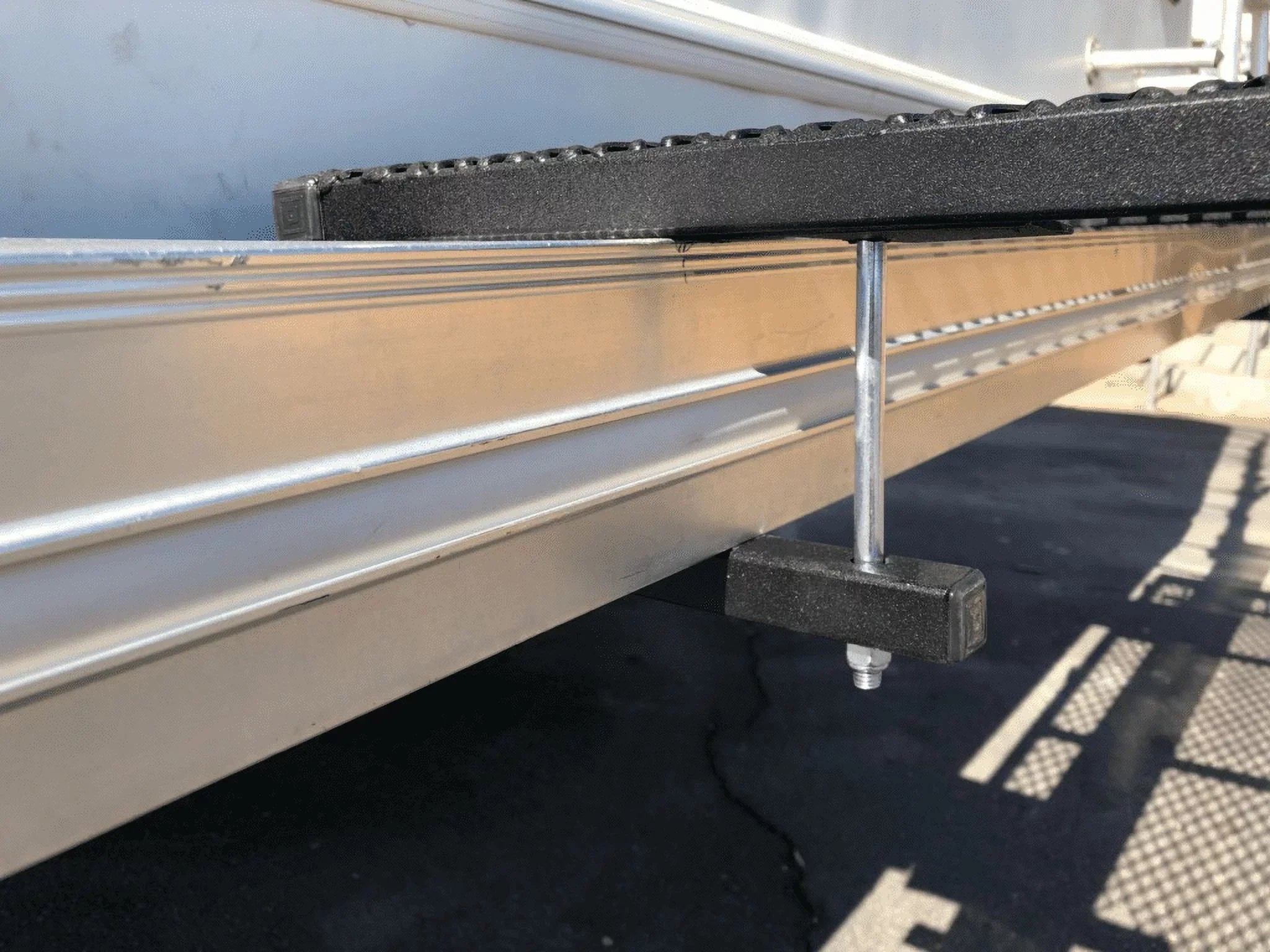 20" Campers Heavy with Rugged The Lite Bumper x Steel Made Duty Finish Truck Rack RV Storage 40" USA EZ Bed in