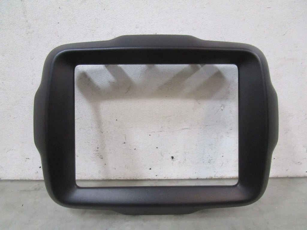 21 2021 Jeep Renegade Stereo Trim Bezel (Good) OEM Pre-Owned Radio