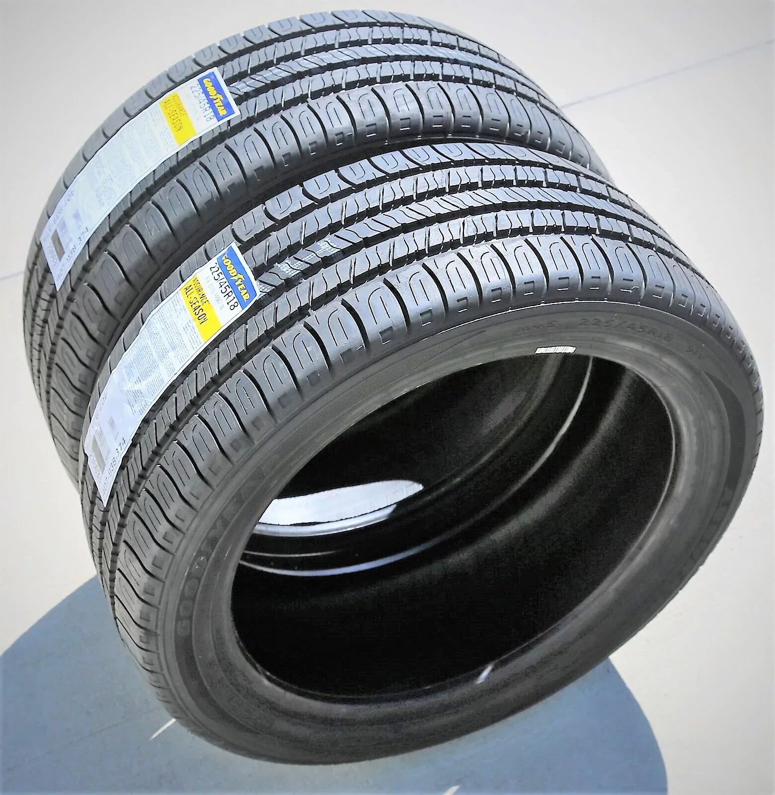 Fusion XLE, 2012 (FOUR) SEL 91V Fits: All All-Season Goodyear Assurance 225/45R18 Tires A/S 4 2008-12 Ford Set Season of Camry Toyota