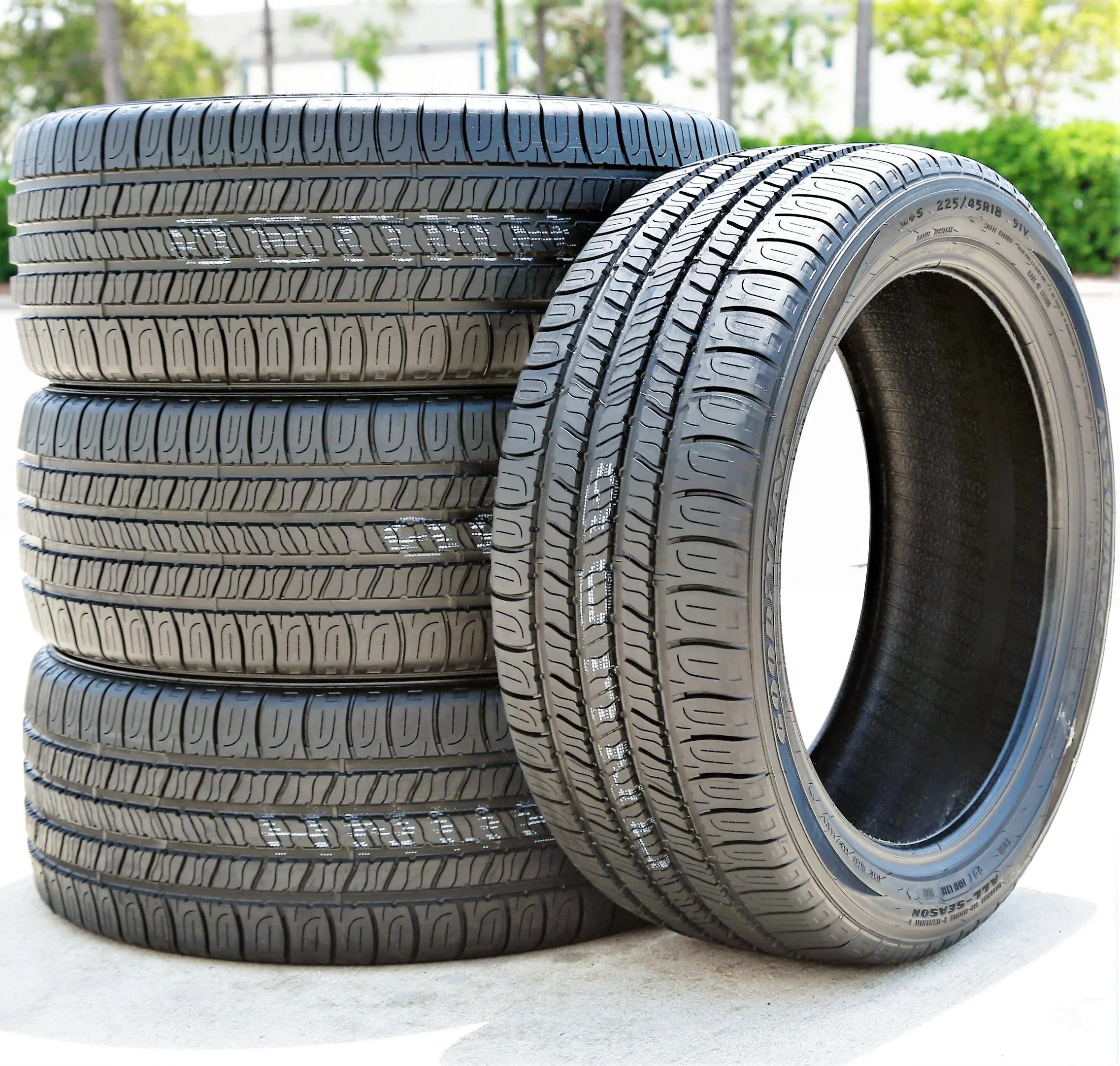 Fusion XLE, 2012 (FOUR) SEL 91V Fits: All All-Season Goodyear Assurance 225/45R18 Tires A/S 4 2008-12 Ford Set Season of Camry Toyota
