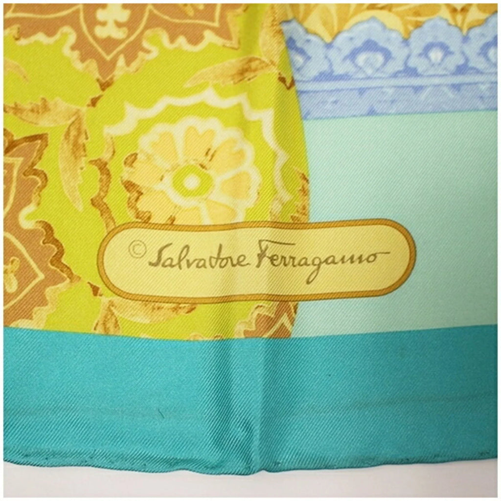 Women's Muffler Tapestry Salvatore (Like Pre-Owned Silk Ferragamo New) Scarf