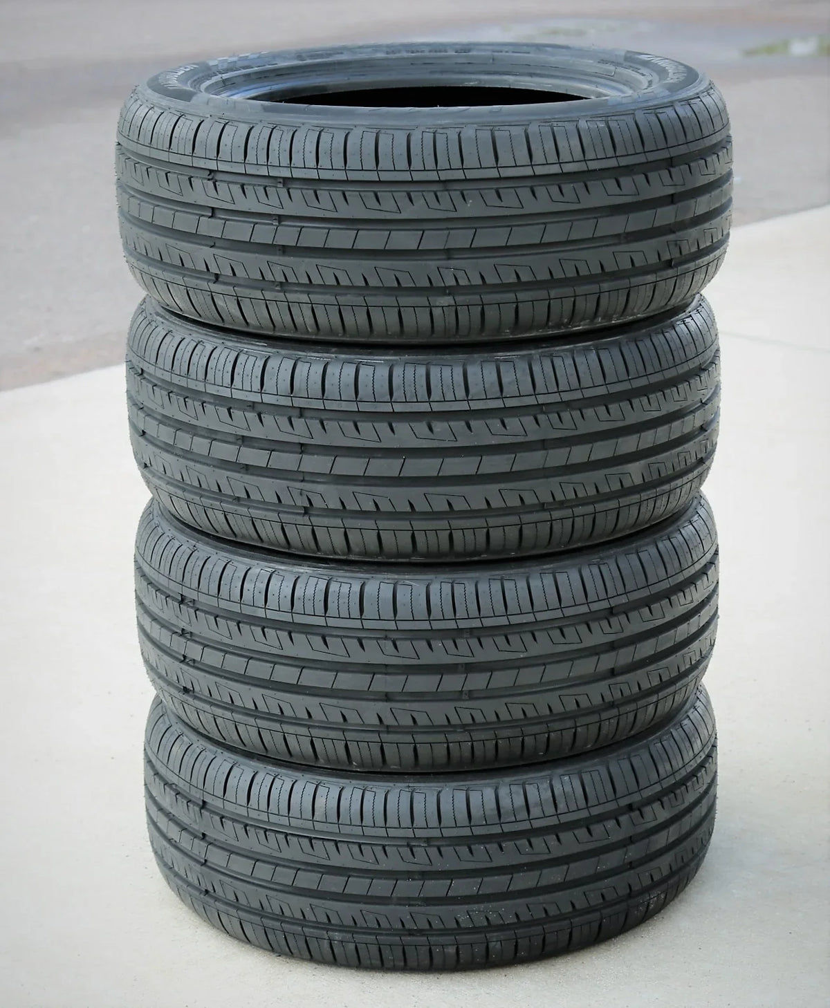Tire LG17 Performance Si 195/55R15 Sport, Honda 85V Fits: Landgolden Honda Fit 2007-08 Civic 1999-2000