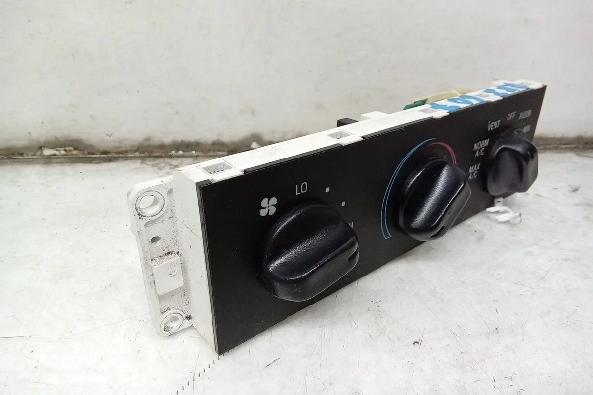 Crown Ford Pre-Owned (Good) Climate Victoria 2005 05 OEM Control Heater